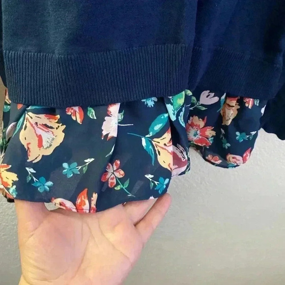 💥Time & Tru Sprint Print Sweater Top M - Picture 5 of 8